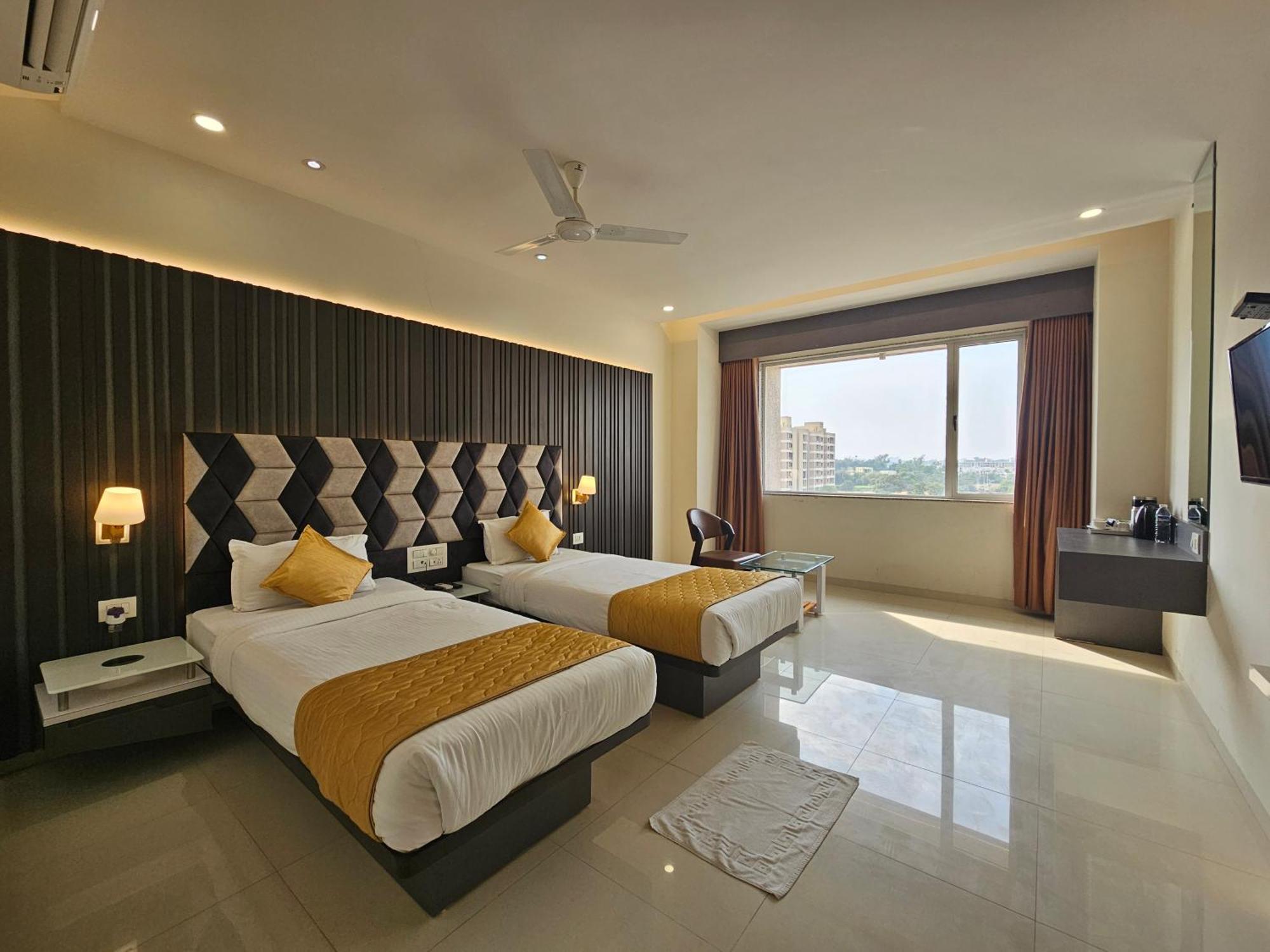 Hotel Grand Darshan Βαντοντάρα Εξωτερικό φωτογραφία