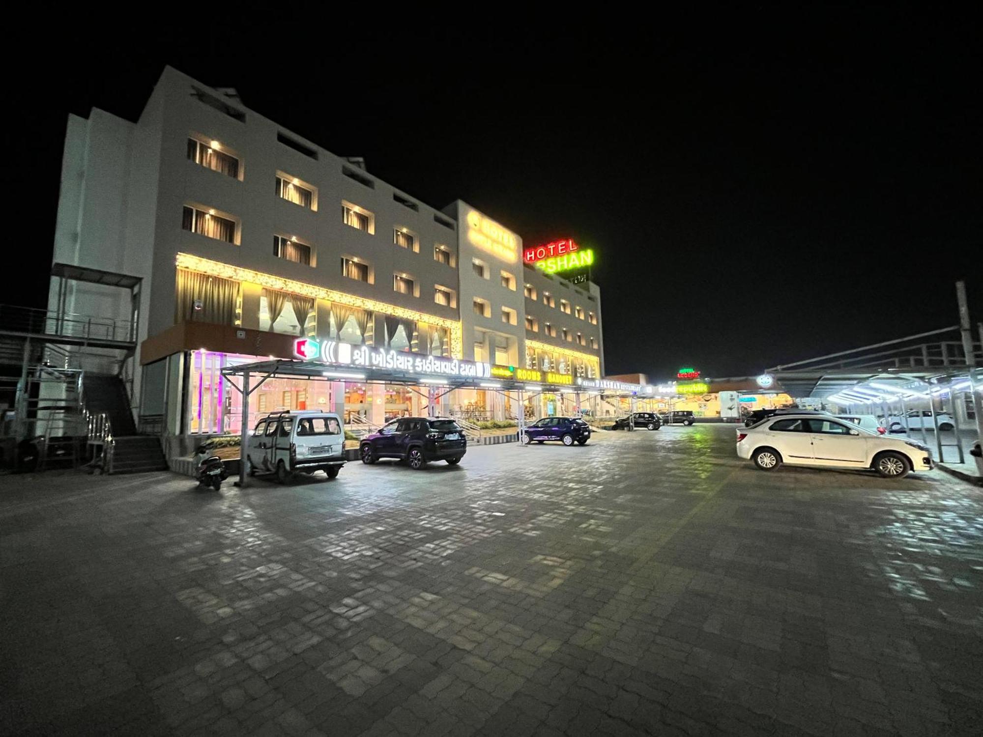 Hotel Grand Darshan Βαντοντάρα Εξωτερικό φωτογραφία