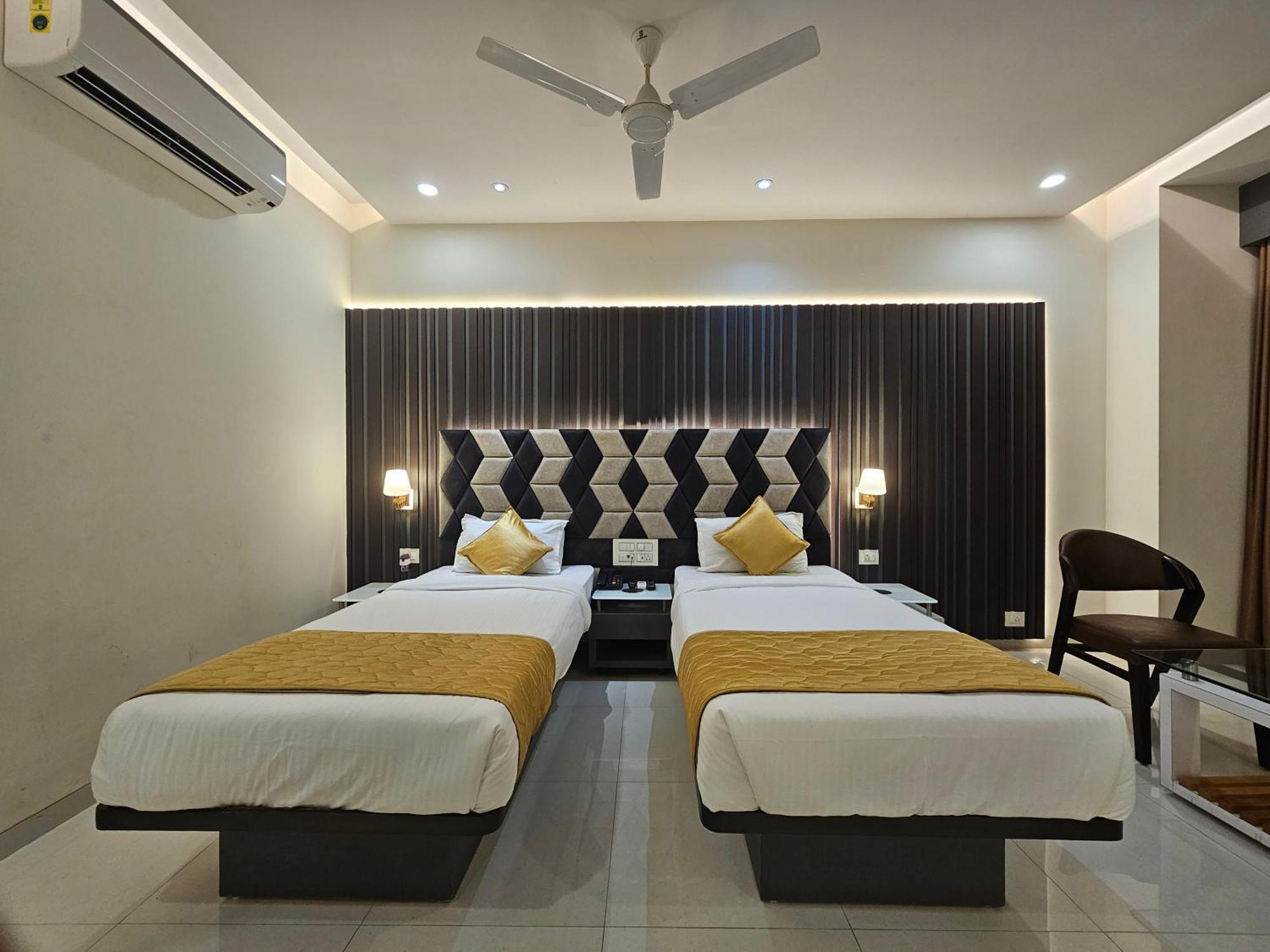 Hotel Grand Darshan Βαντοντάρα Εξωτερικό φωτογραφία
