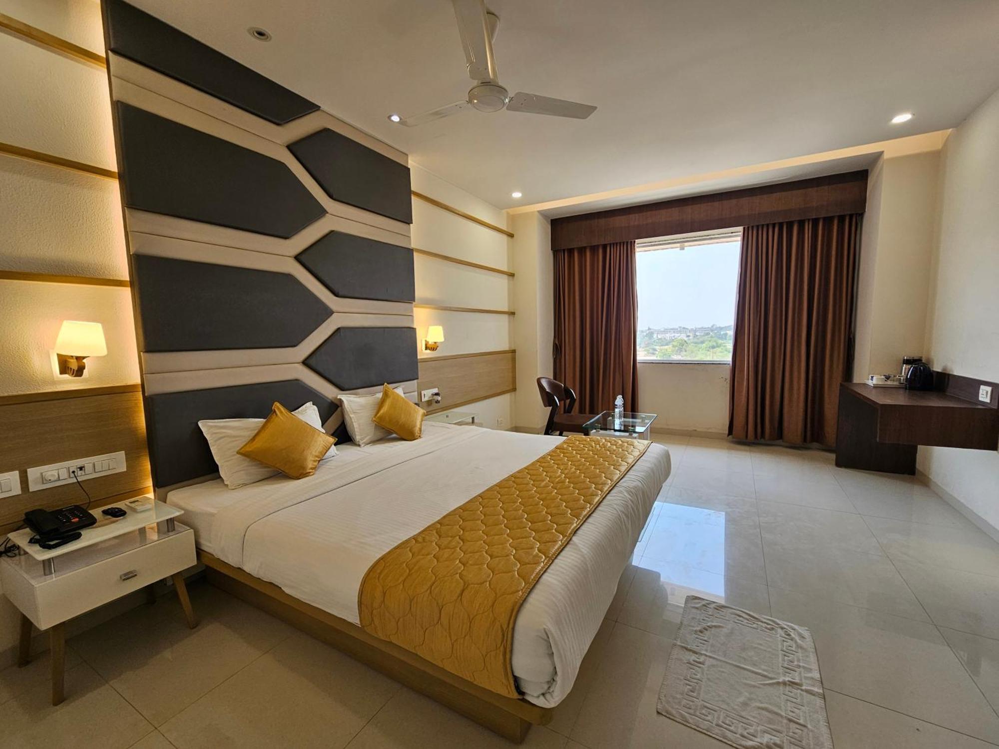 Hotel Grand Darshan Βαντοντάρα Εξωτερικό φωτογραφία