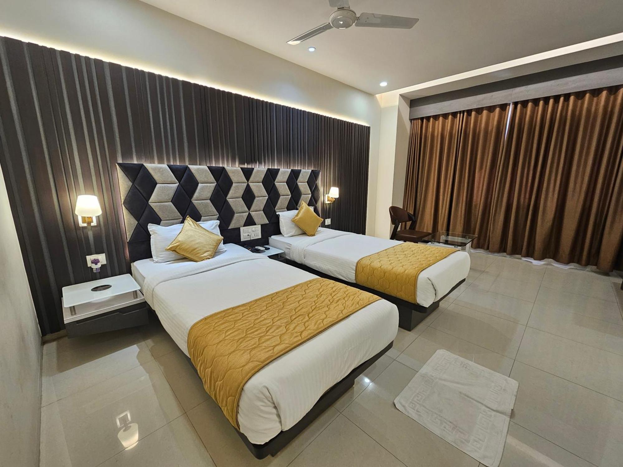 Hotel Grand Darshan Βαντοντάρα Εξωτερικό φωτογραφία
