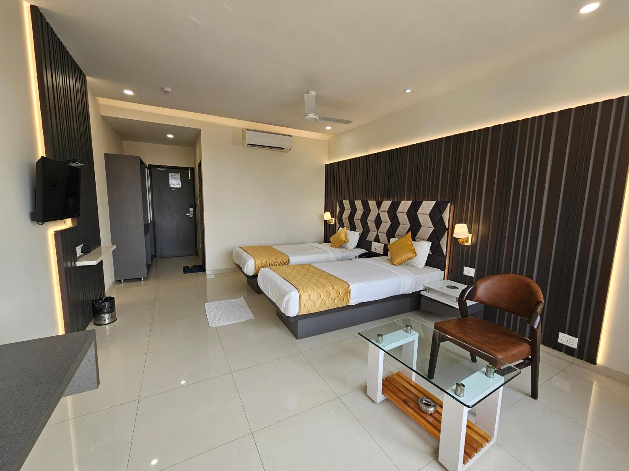 Hotel Grand Darshan Βαντοντάρα Εξωτερικό φωτογραφία