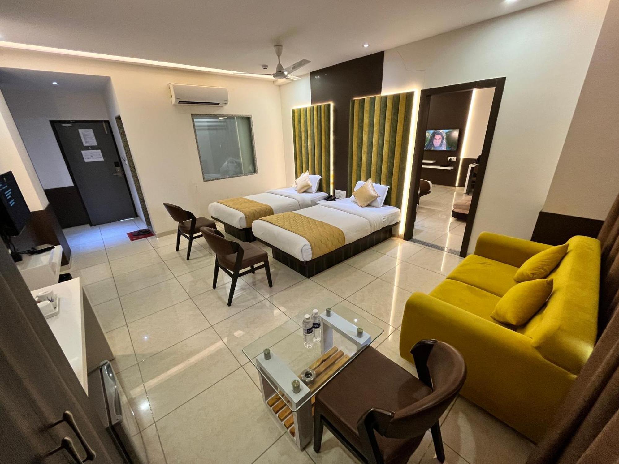 Hotel Grand Darshan Βαντοντάρα Εξωτερικό φωτογραφία