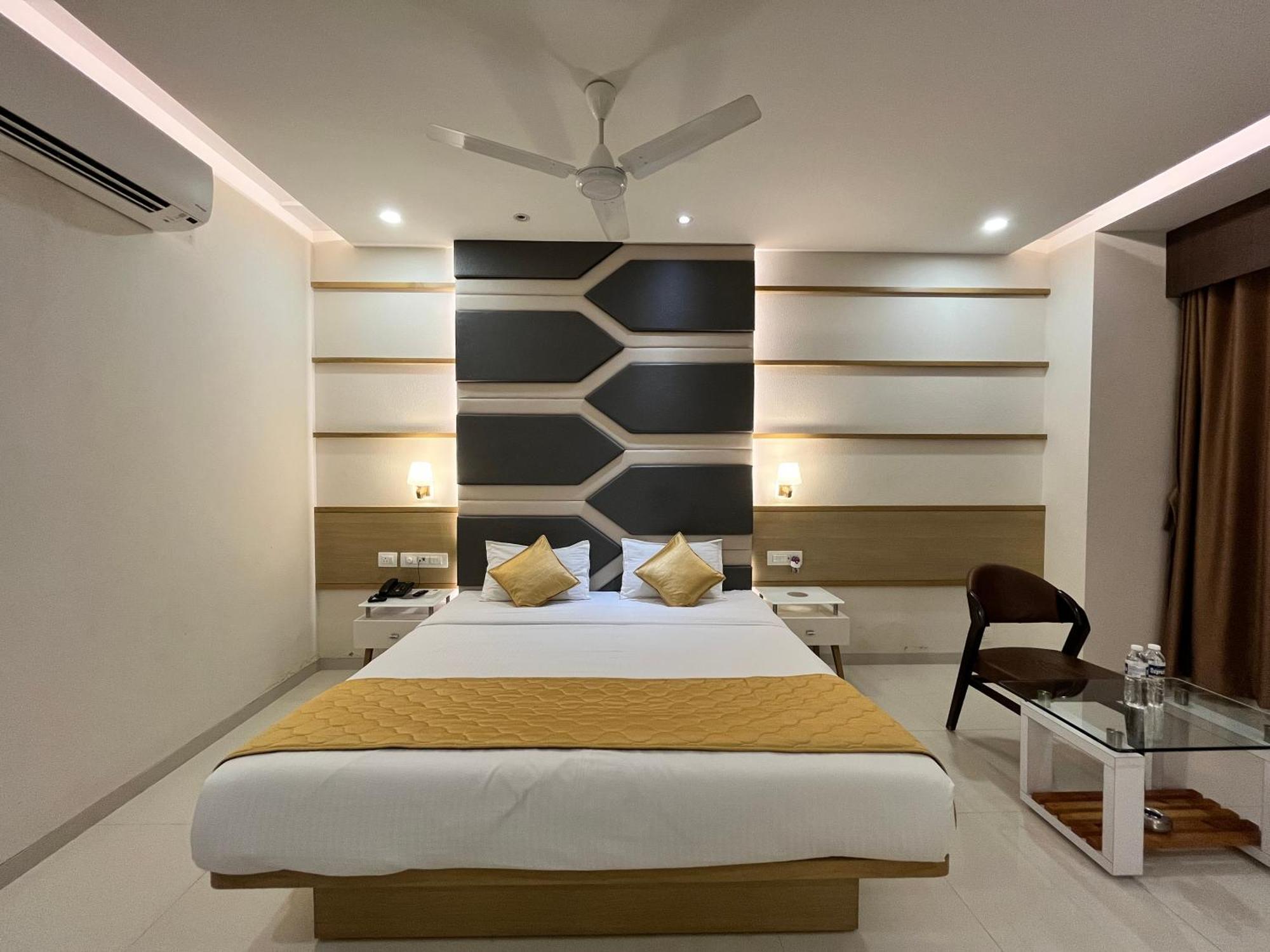 Hotel Grand Darshan Βαντοντάρα Εξωτερικό φωτογραφία