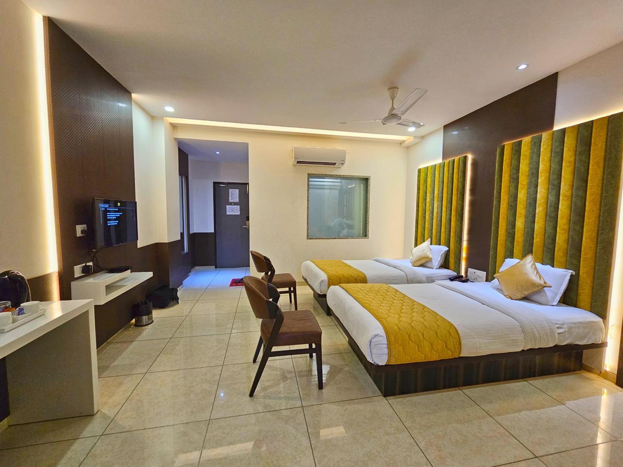Hotel Grand Darshan Βαντοντάρα Εξωτερικό φωτογραφία