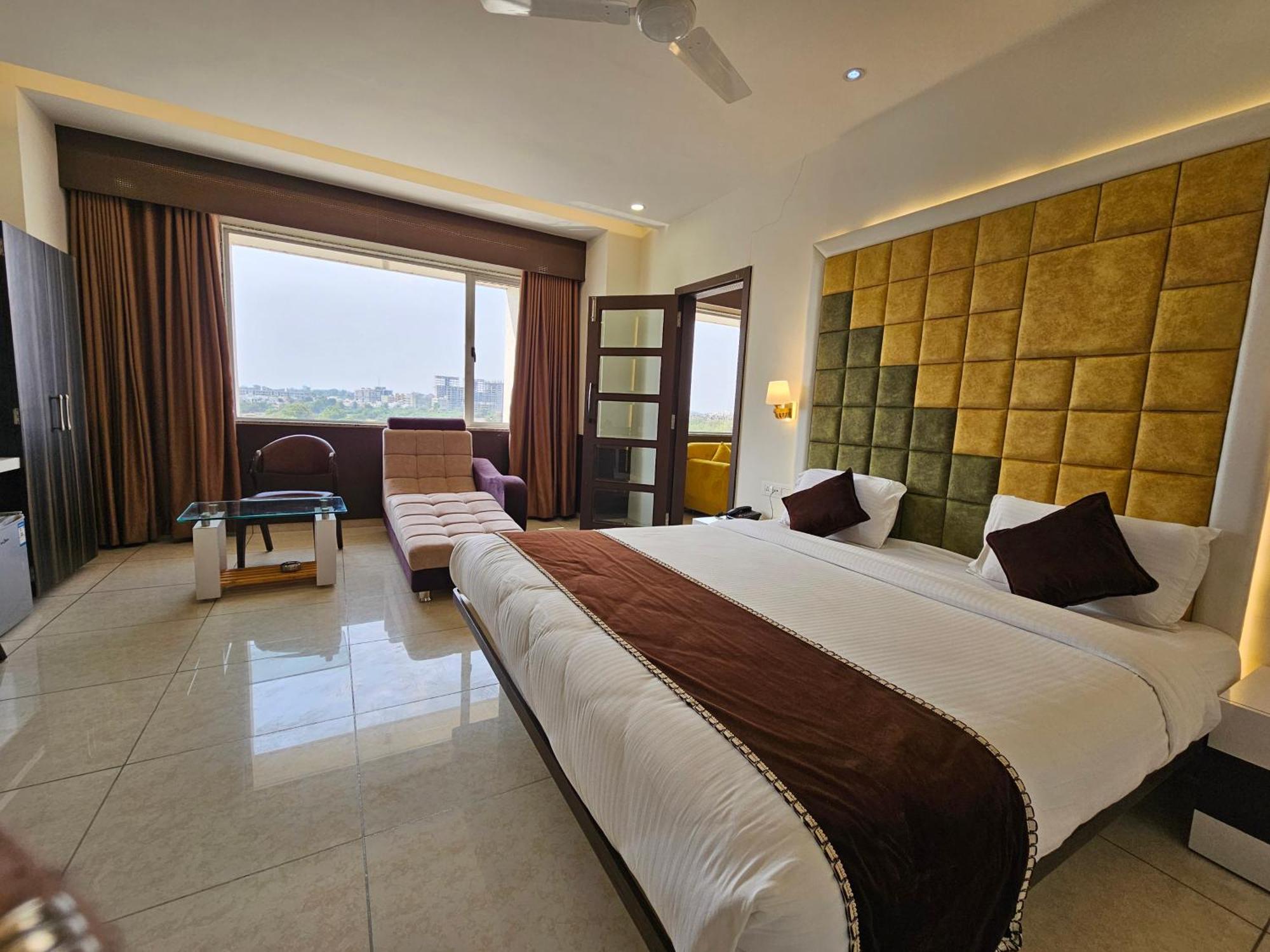 Hotel Grand Darshan Βαντοντάρα Εξωτερικό φωτογραφία