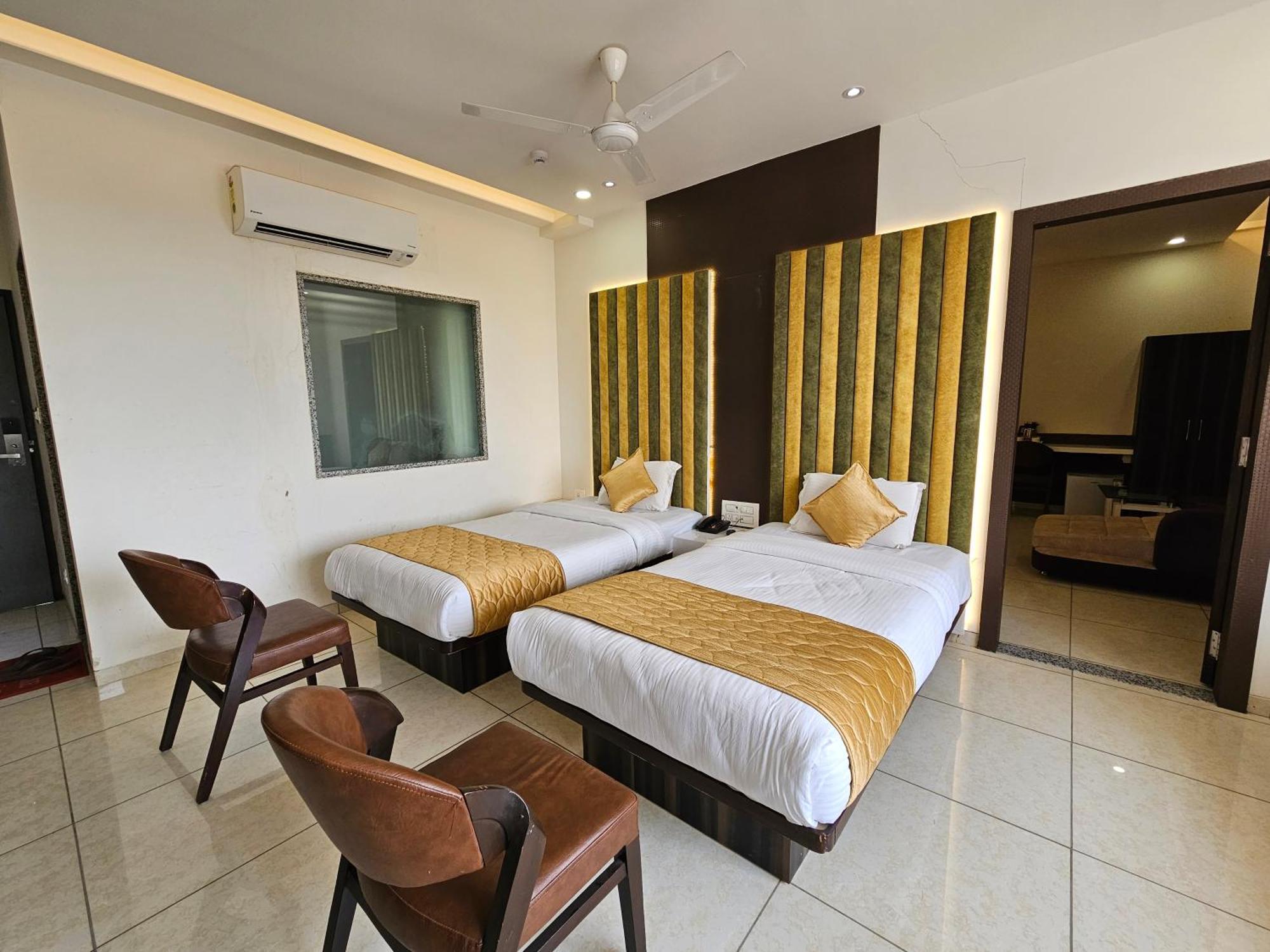 Hotel Grand Darshan Βαντοντάρα Εξωτερικό φωτογραφία