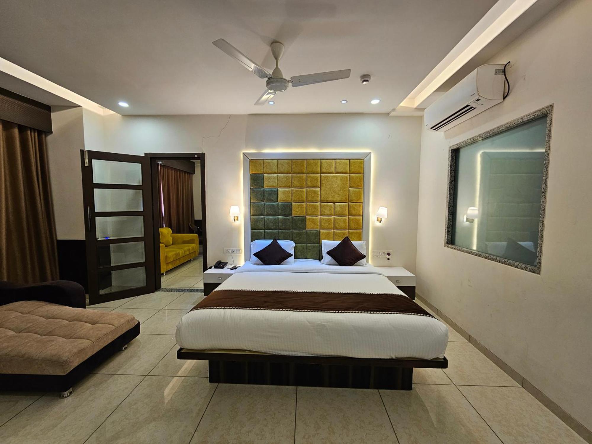 Hotel Grand Darshan Βαντοντάρα Εξωτερικό φωτογραφία