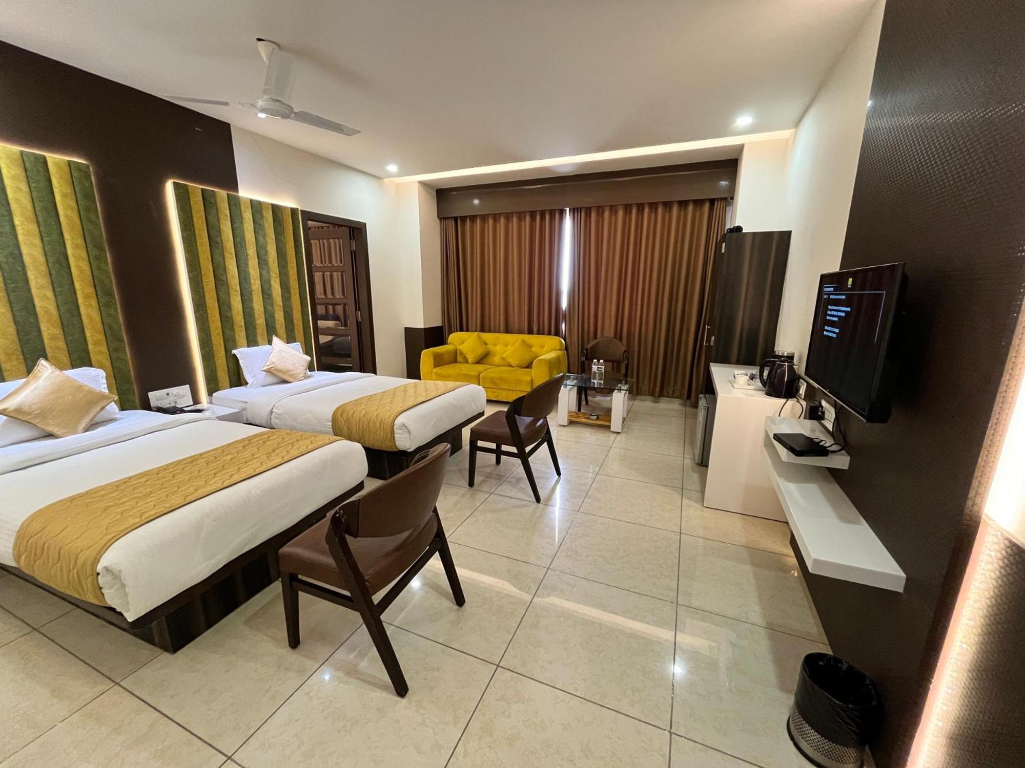Hotel Grand Darshan Βαντοντάρα Εξωτερικό φωτογραφία