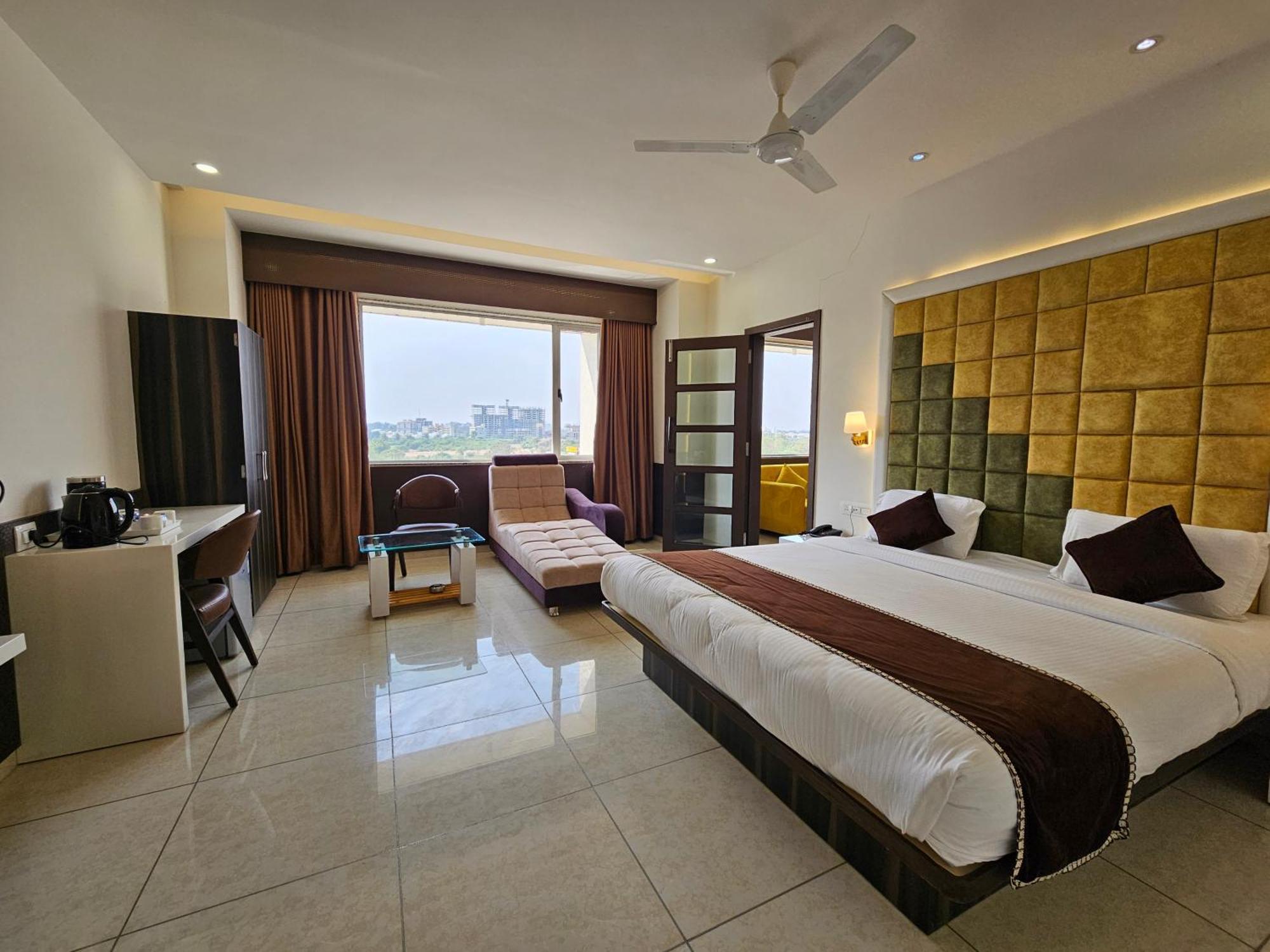 Hotel Grand Darshan Βαντοντάρα Εξωτερικό φωτογραφία