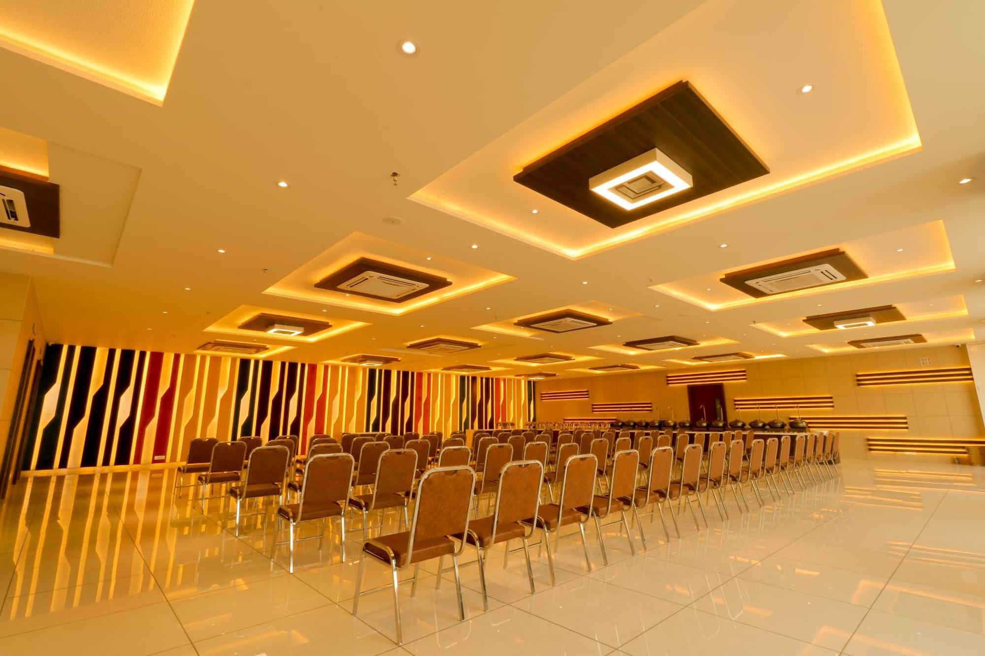 Hotel Grand Darshan Βαντοντάρα Εξωτερικό φωτογραφία