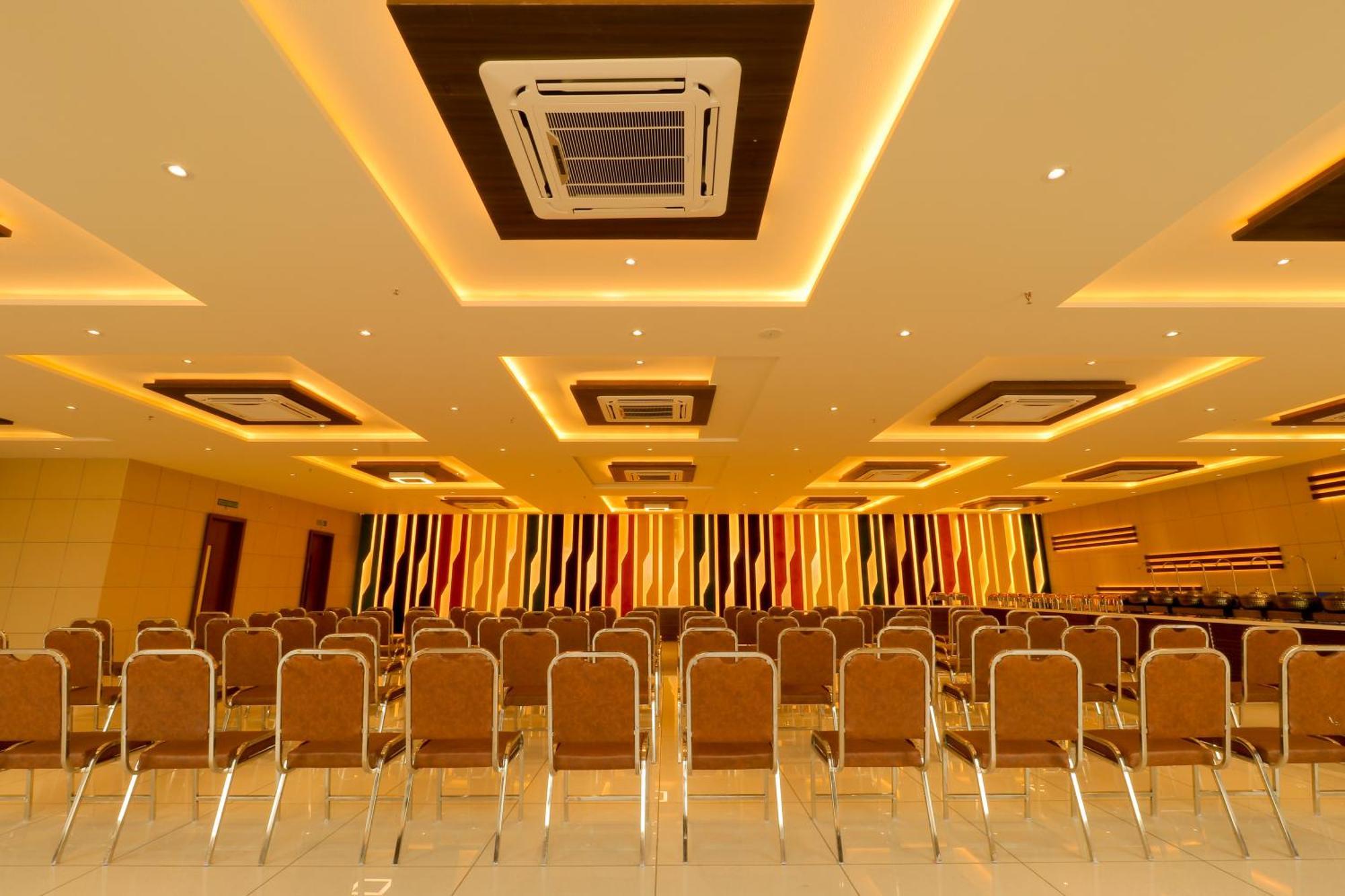 Hotel Grand Darshan Βαντοντάρα Εξωτερικό φωτογραφία